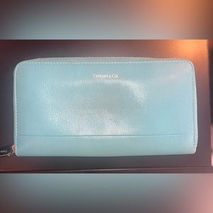 TIFFANY & CO LEATHER ZIP AROUND WALLET IN TIFFANY BLUE